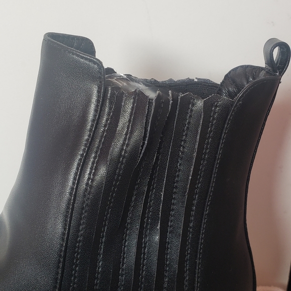 Women's Winter Black Boot - Picture 4 of 5